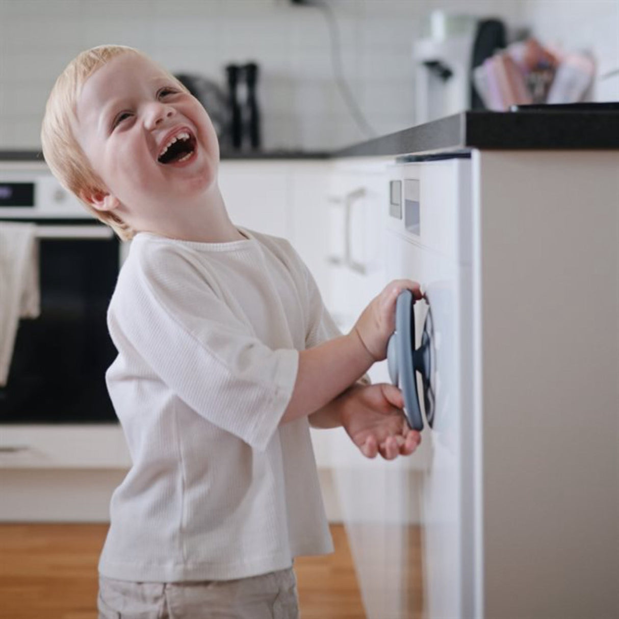 Mushie Wheel Suction Spinner Leksak