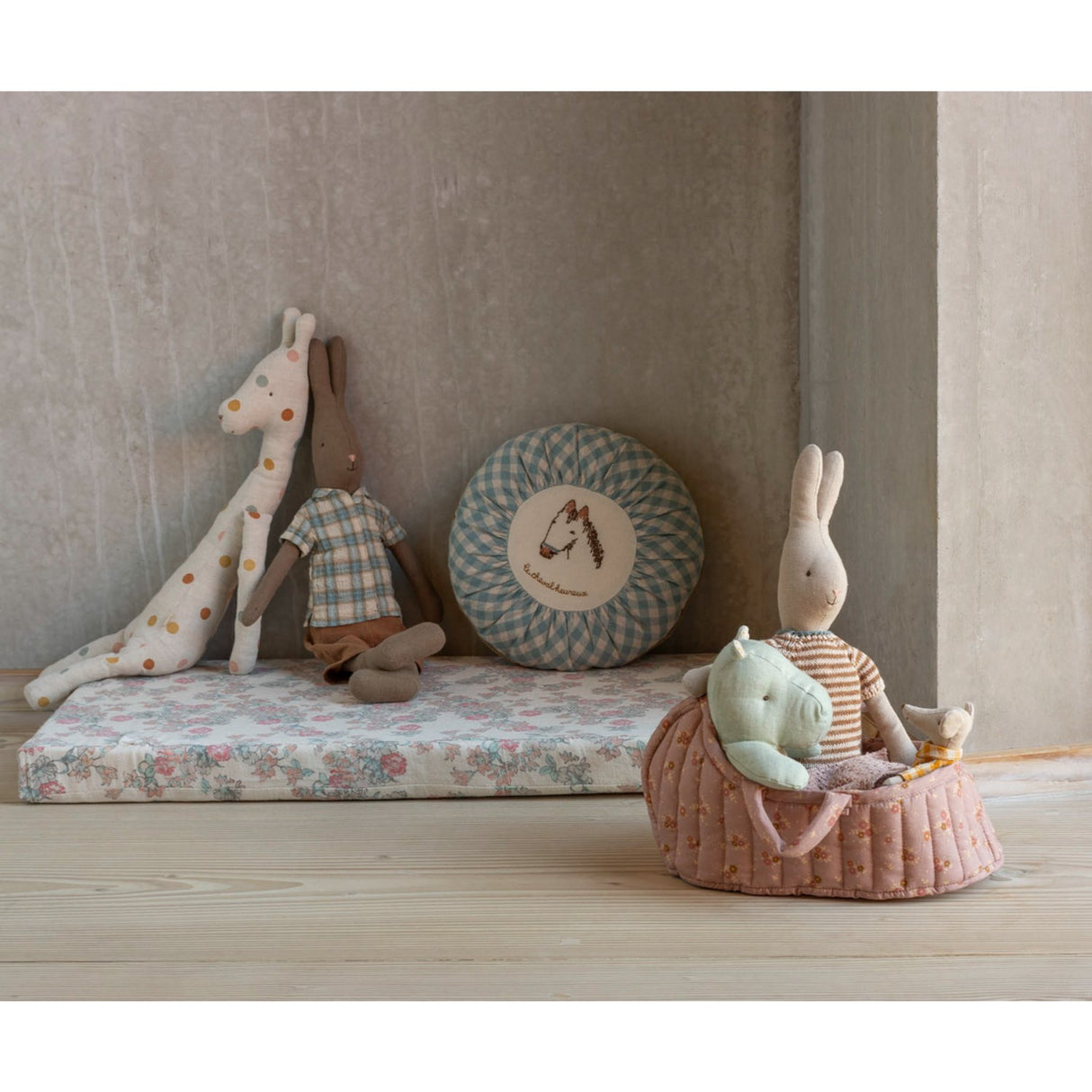 Maileg Carry Cot, Large - Rose