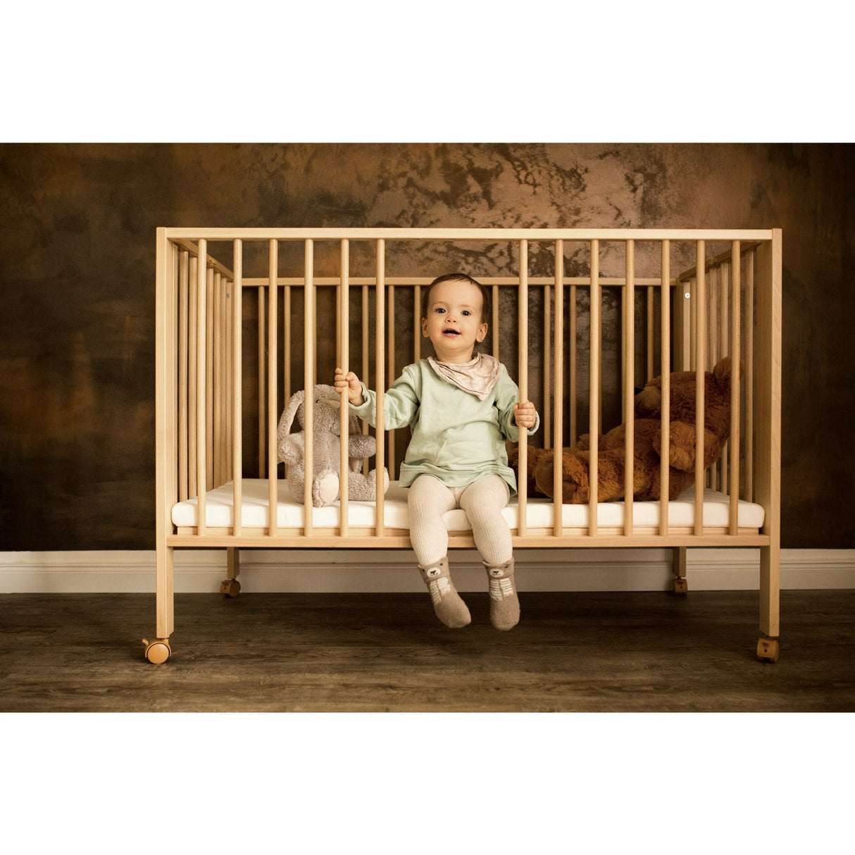 tiSsi® Nature Jori Sammenklappelig Säng Massiv Bok