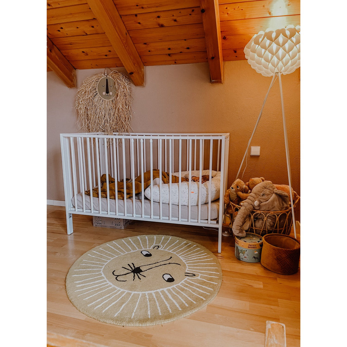 tiSsi® White Laquer Jori Sammenklappelig Säng Massiv Bok