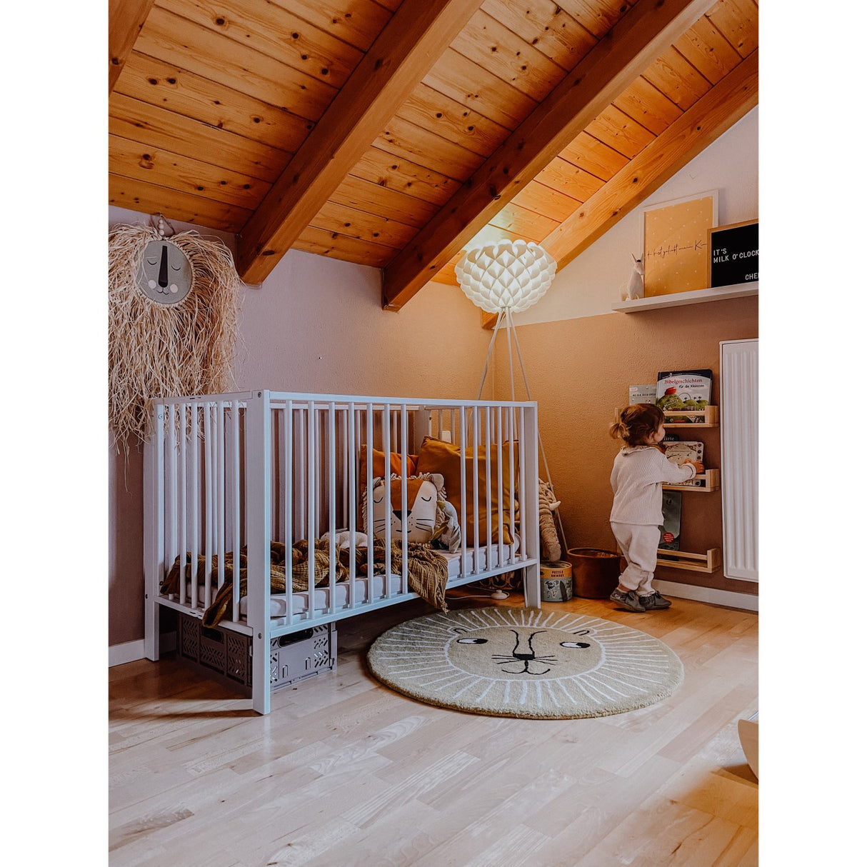 tiSsi® White Laquer Jori Sammenklappelig Säng Massiv Bok