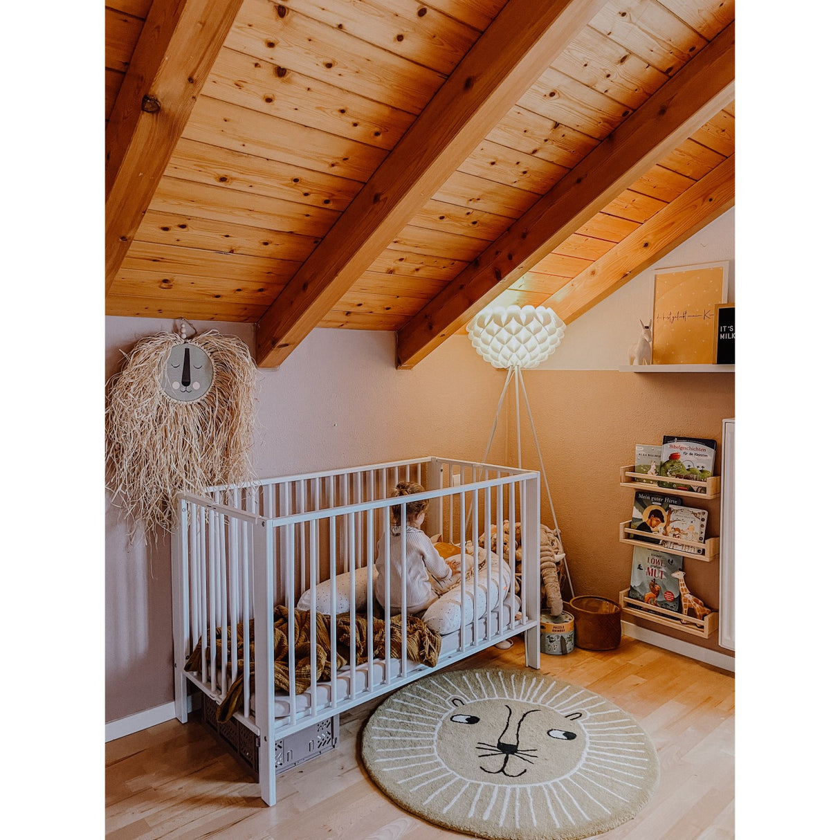 tiSsi® White Laquer Jori Sammenklappelig Säng Massiv Bok