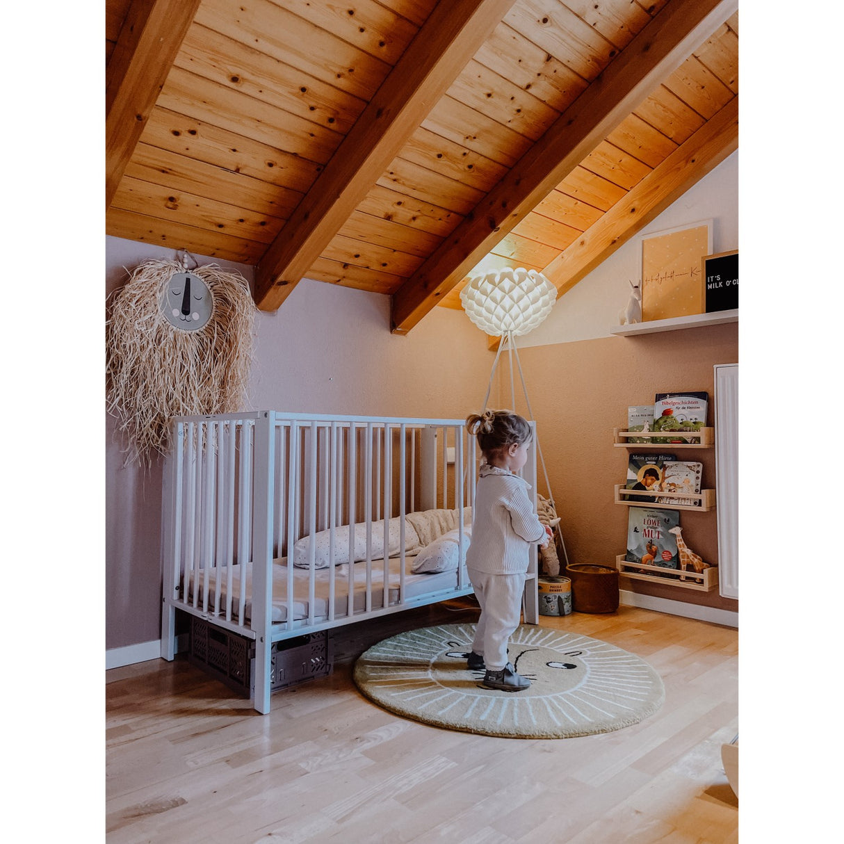 tiSsi® White Laquer Jori Sammenklappelig Säng Massiv Bok