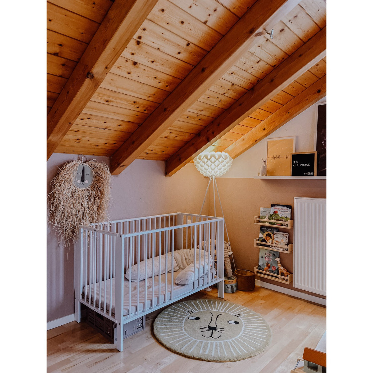 tiSsi® White Laquer Jori Sammenklappelig Säng Massiv Bok