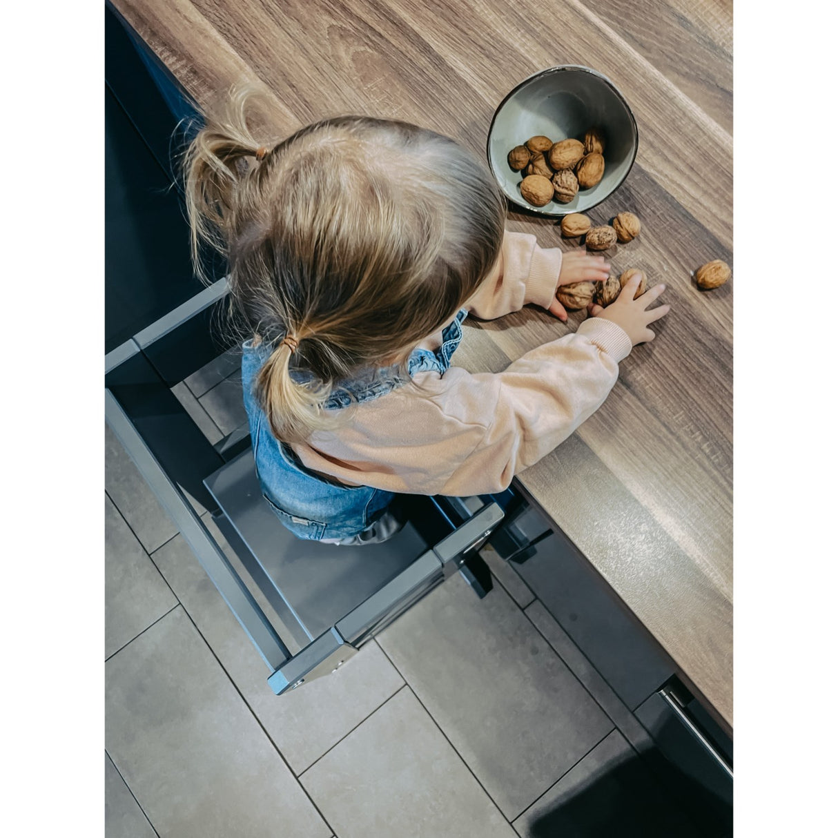 tiSsi® Grey Laquer Felix Lärande Torn Massiv Bok