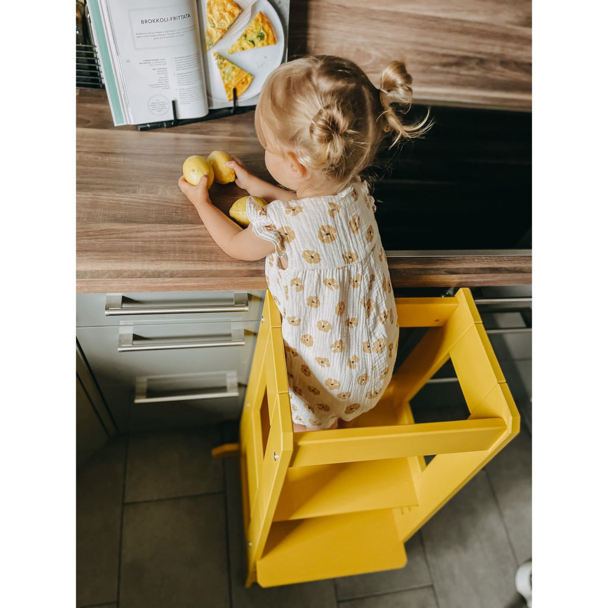 tiSsi® Sun Yellow Laquer Felix Lärande Torn Massiv Bok