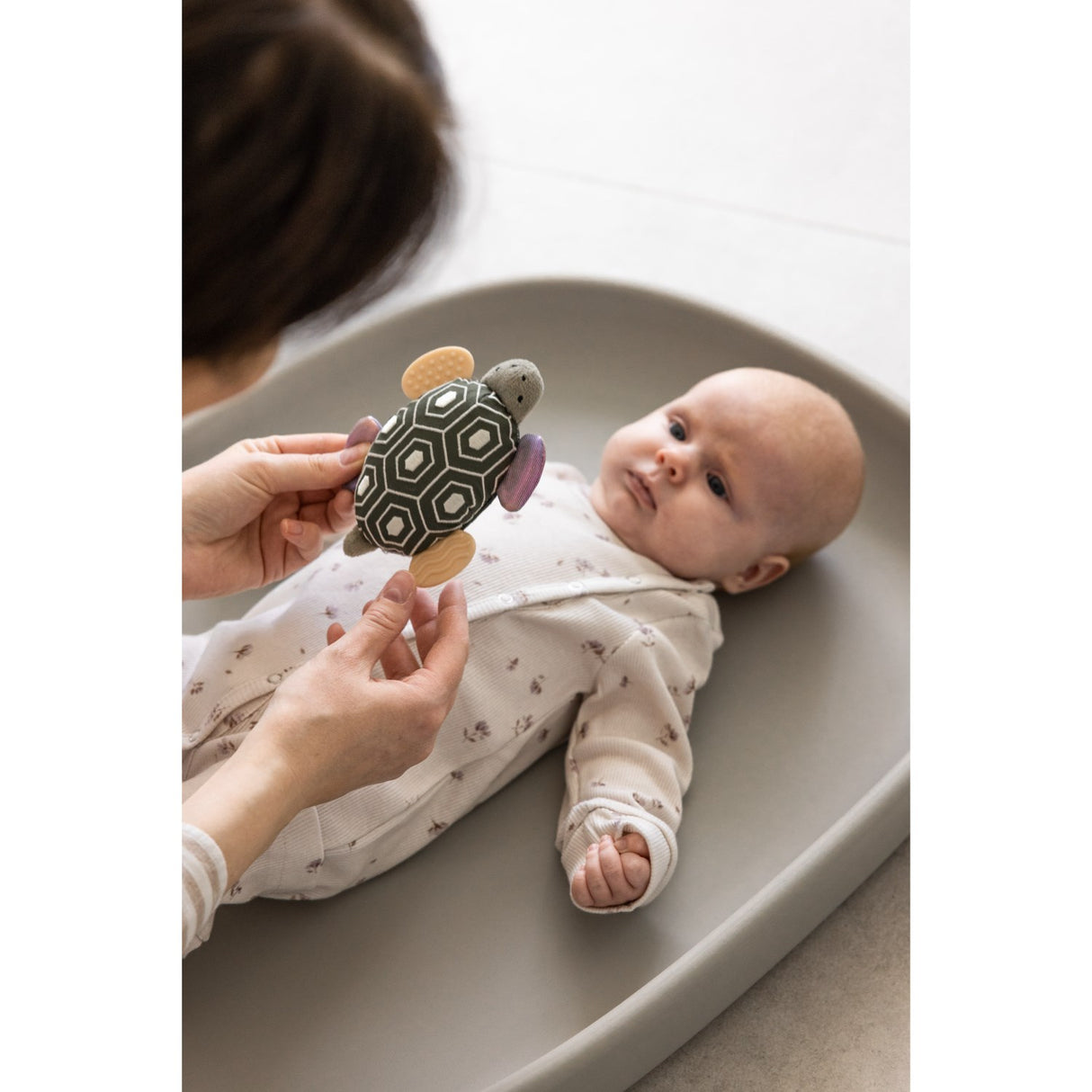 Sebra Turbo The Turtle Activity Skallra Med Spegel