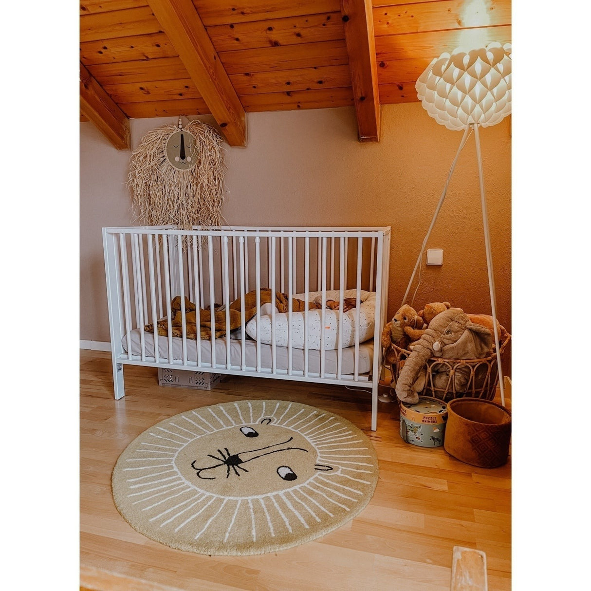 tiSsi® White Laquer Jori Sammenklappelig Säng Massiv Bok