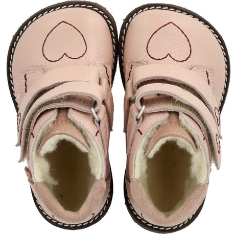 Angulus Rosebud/Rosebud påbörjar TEX-känga med hjärtbroderi