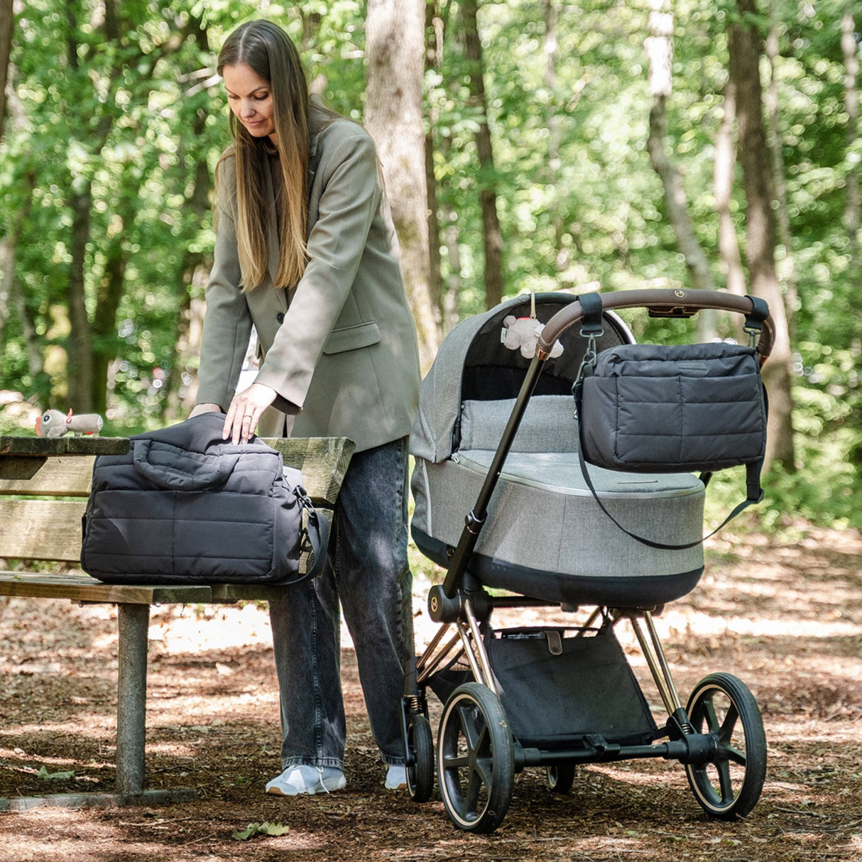 DonebyDeer Black Quiltad Barnevognstaske