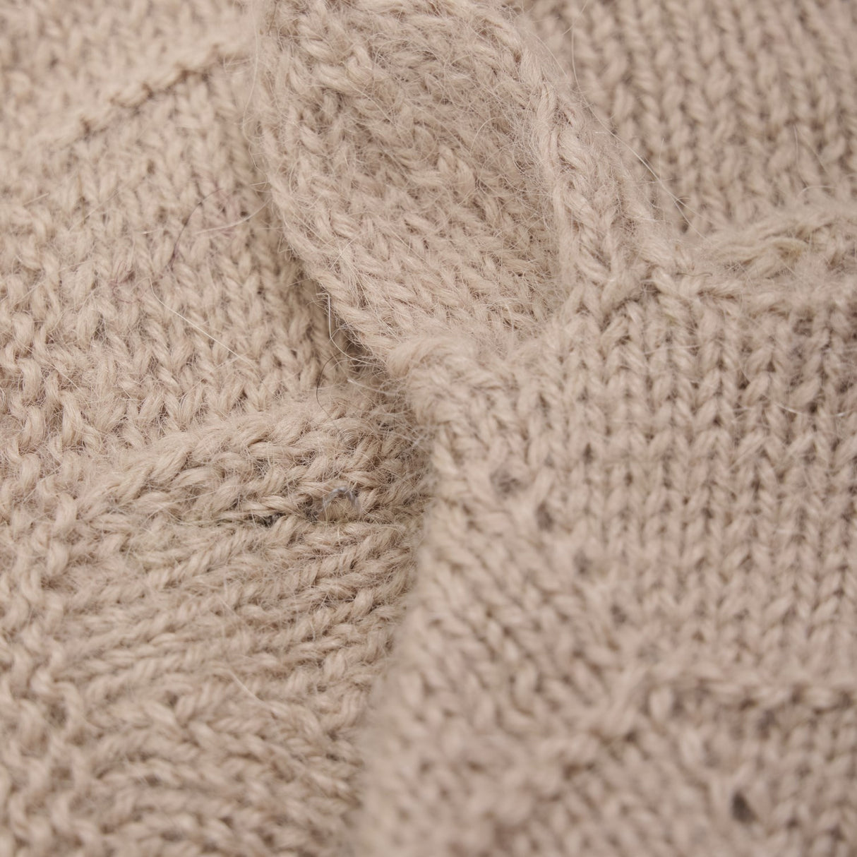 Huttelihut Mahogany Rose Bonnet Ears Alpaca Ull Stickad