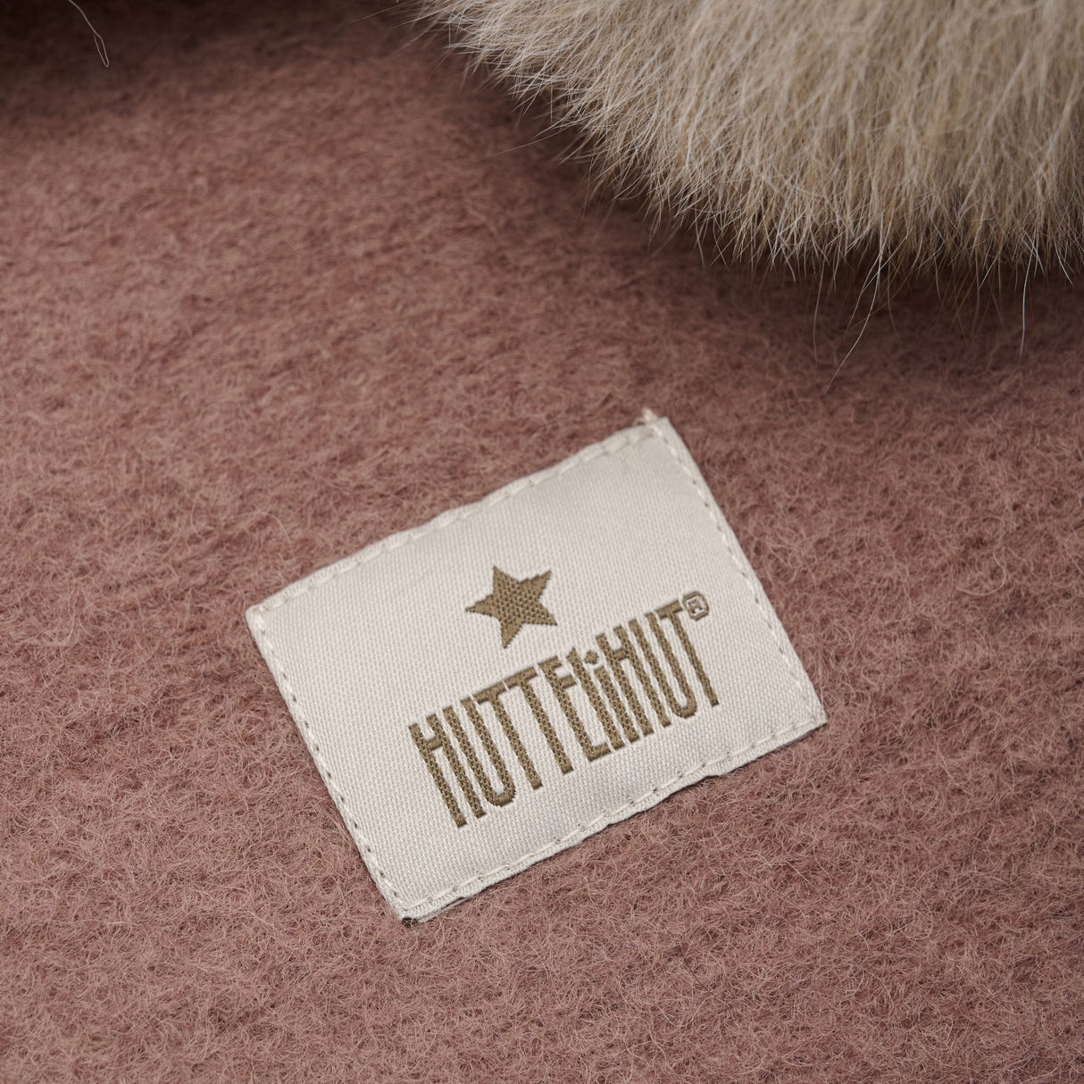 Huttelihut Burlwood Elefanthatt Ull Alpaca Pompoms