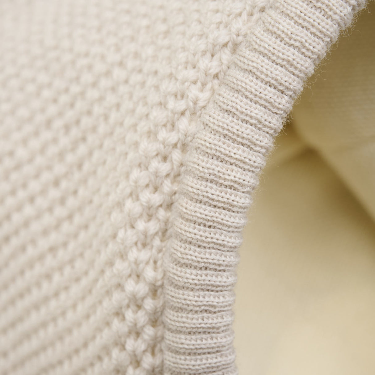 Huttelihut Sand Melange Elefanthatt Windstop Pompoms