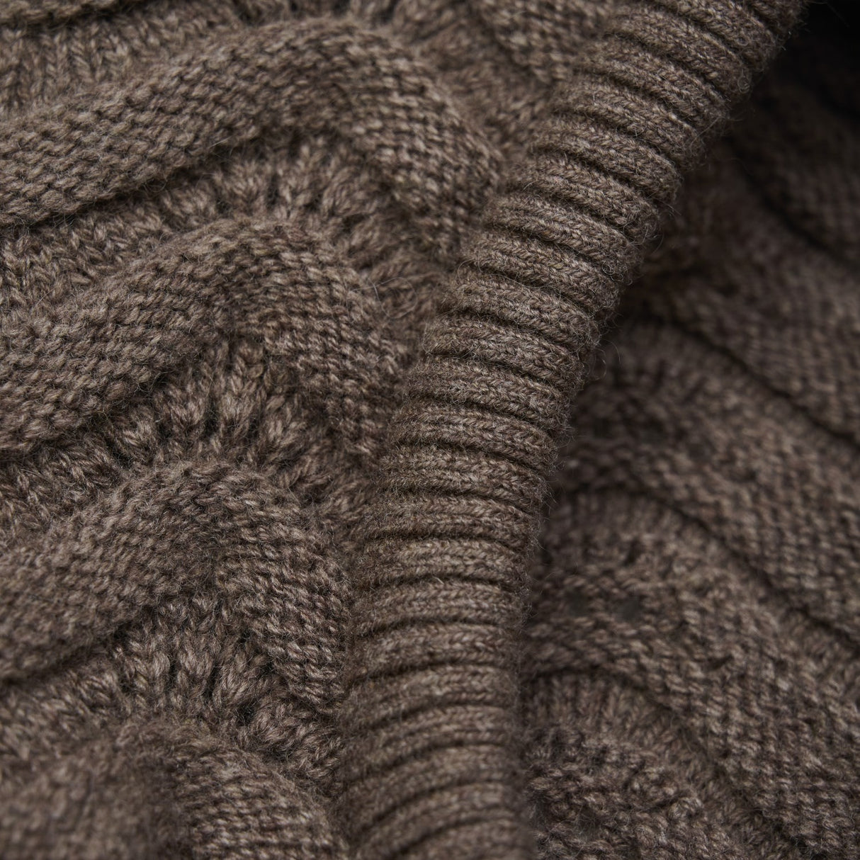 Huttelihut Brown Melange Elefanthatt Ull Stickad