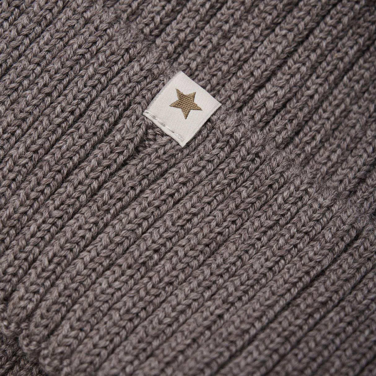 Huttelihut Brown Melange Beanie Ull Stickad