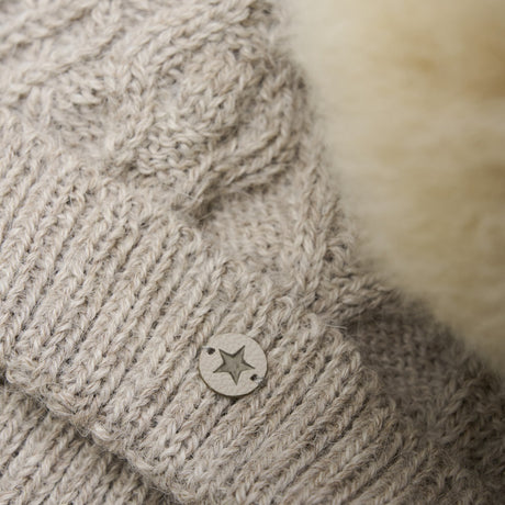 Huttelihut Camel Melange Mössa Ull Stickad Alpaca Pompom