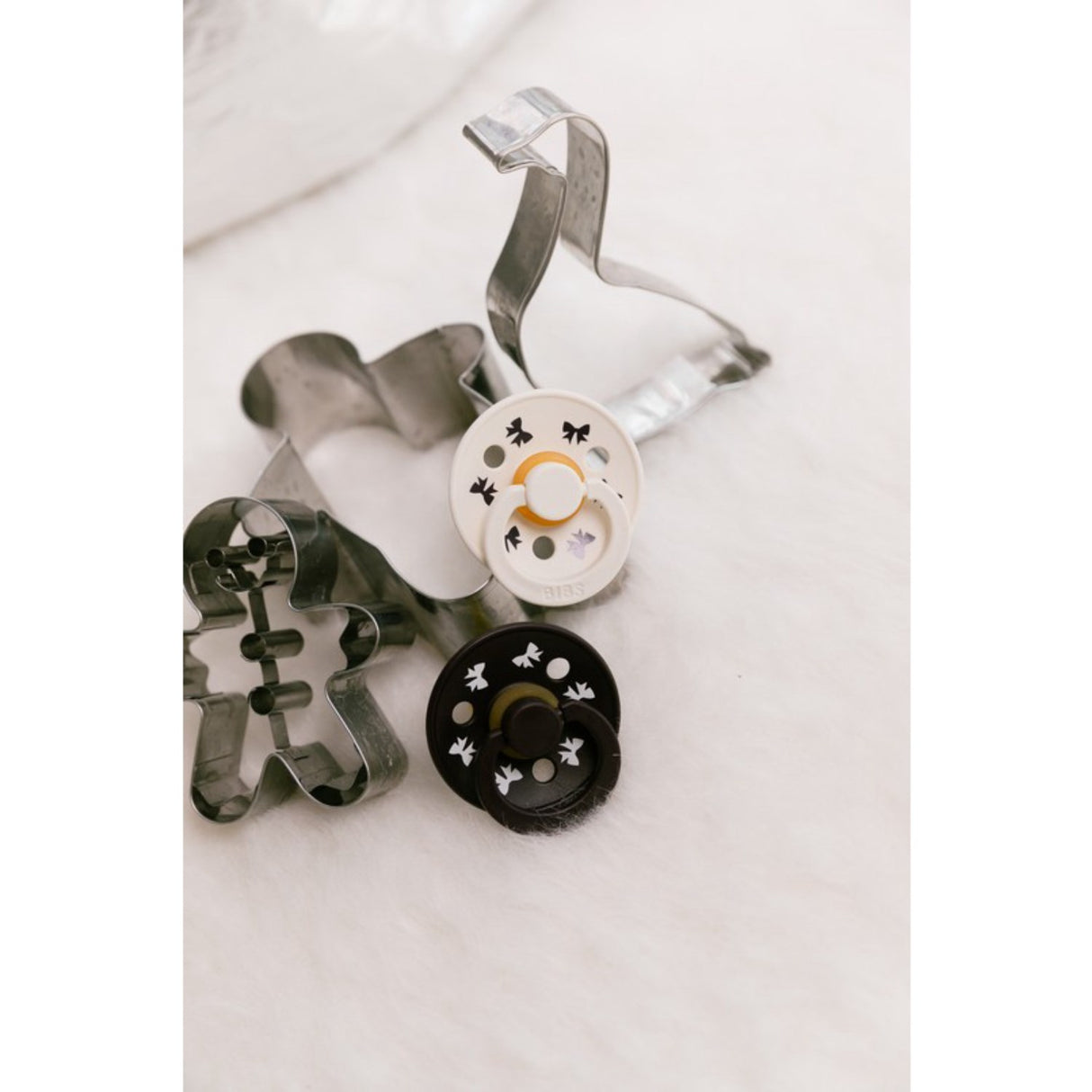 Bibs Ivory/Plum Napp Colour Holiday Rosett 2-Pack Latex