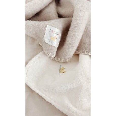 Konges Sløjd Fanga Oatmeal Melange Erba Ull Fleece Baby Filt