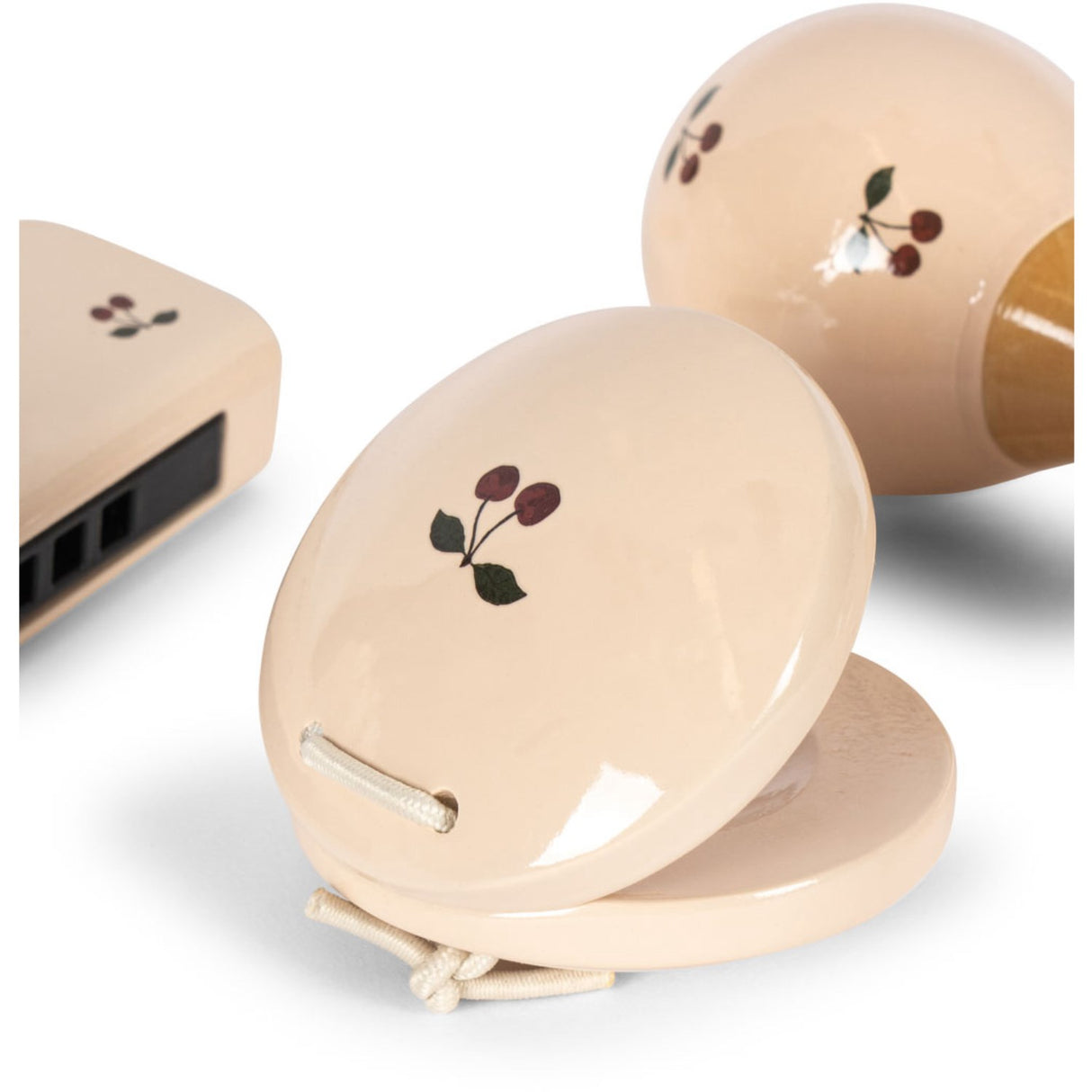 Konges Sløjd Cherry Musik Sett Petit Cherry Glossy Fsc