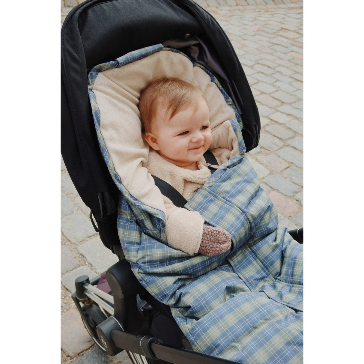 Konges Sløjd Bunny Brown Melange Fruity Vantar