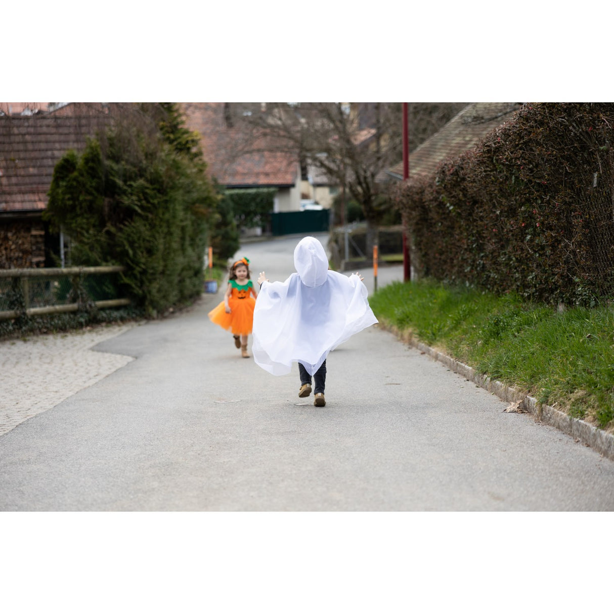 Great Pretenders Spooky Ghost Poncho