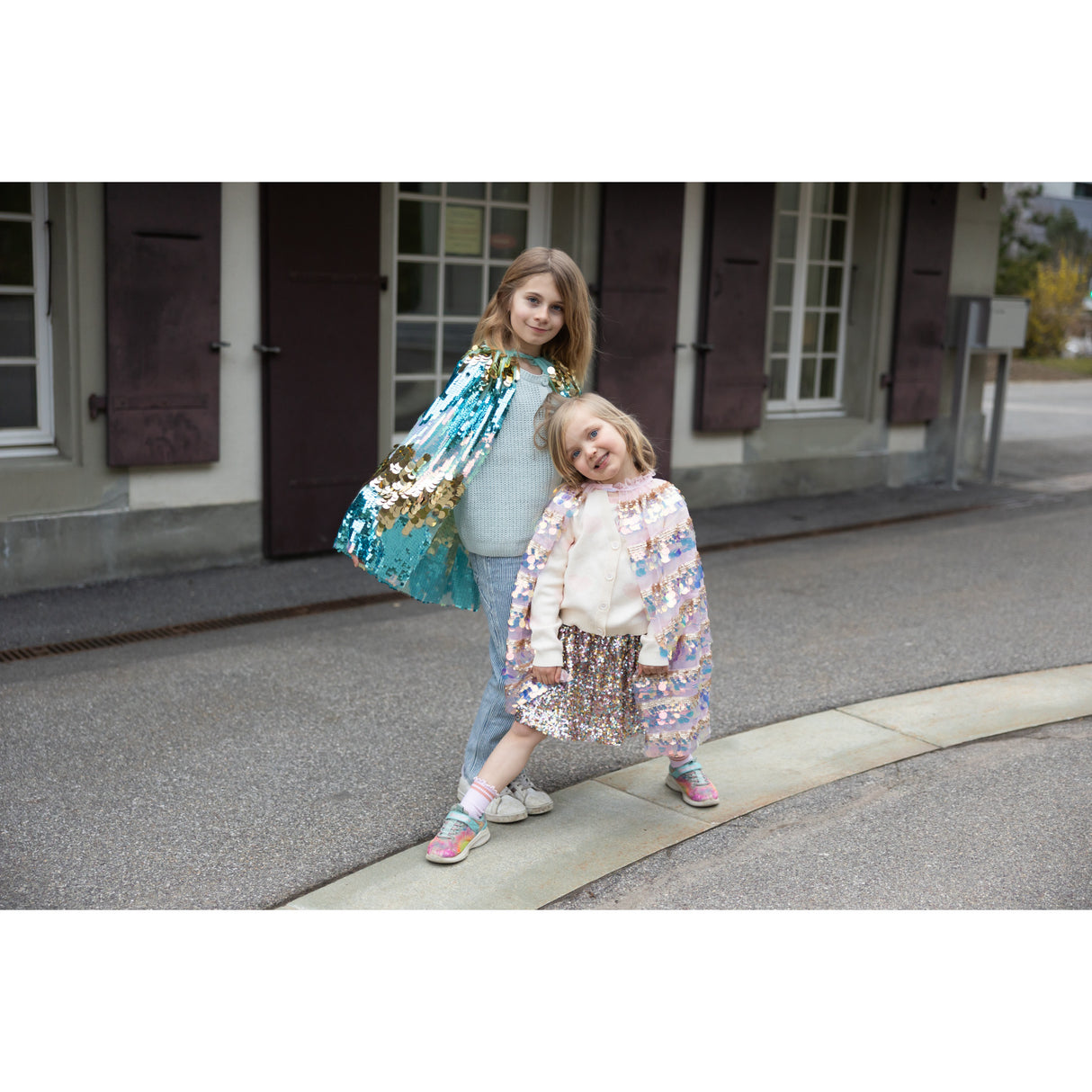 Great Pretenders The 5th Avenue Paillette Cape, Gold/Light Pink