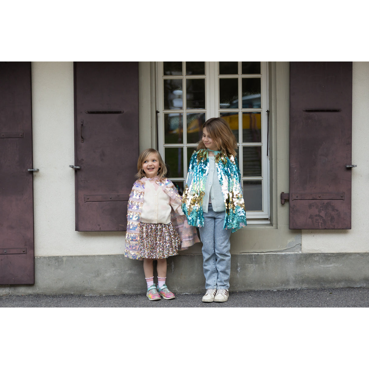 Great Pretenders The 5th Avenue Paillette Cape, Gold/Light Pink