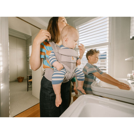 Ergobaby Pearl Grey Omni Classic