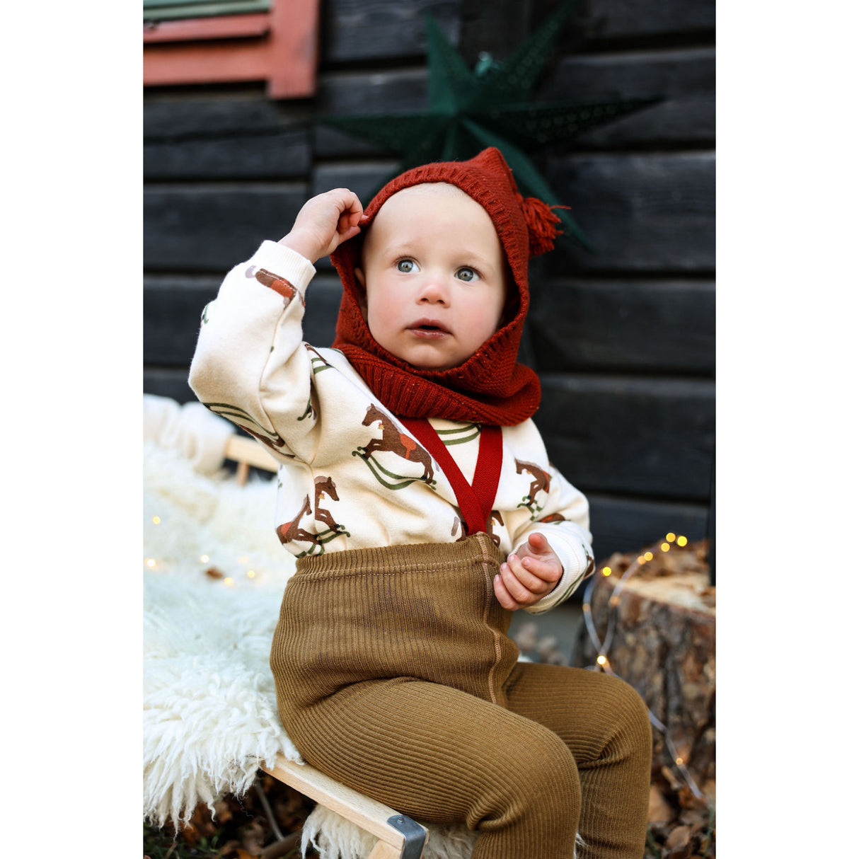 Silly Silas Acorn Brown With Maple Leaf Footed Strumpbyxar Christmas Edition