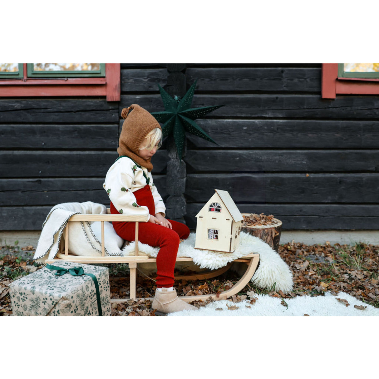 Silly Silas Maple Leaf With Dark Forest Green Footless Strumpbyxar Christmas Edition