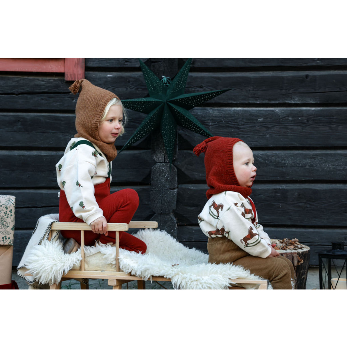 Silly Silas Maple Leaf With Dark Forest Green Footless Strumpbyxar Christmas Edition