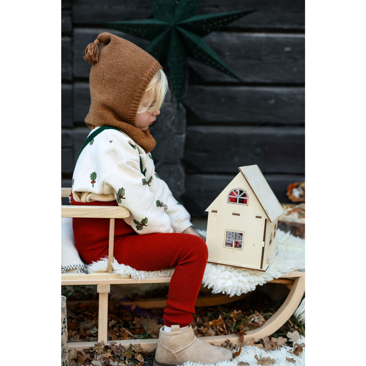 Silly Silas Maple Leaf With Dark Forest Green Footless Strumpbyxar Christmas Edition