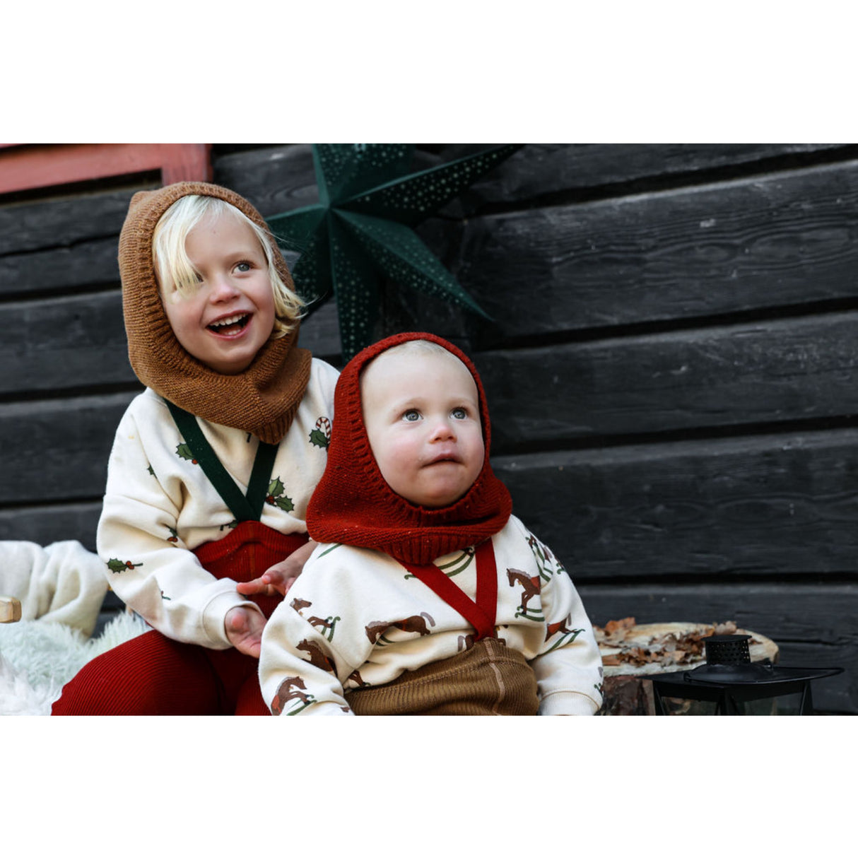 Silly Silas Maple Leaf With Dark Forest Green Footless Strumpbyxar Christmas Edition