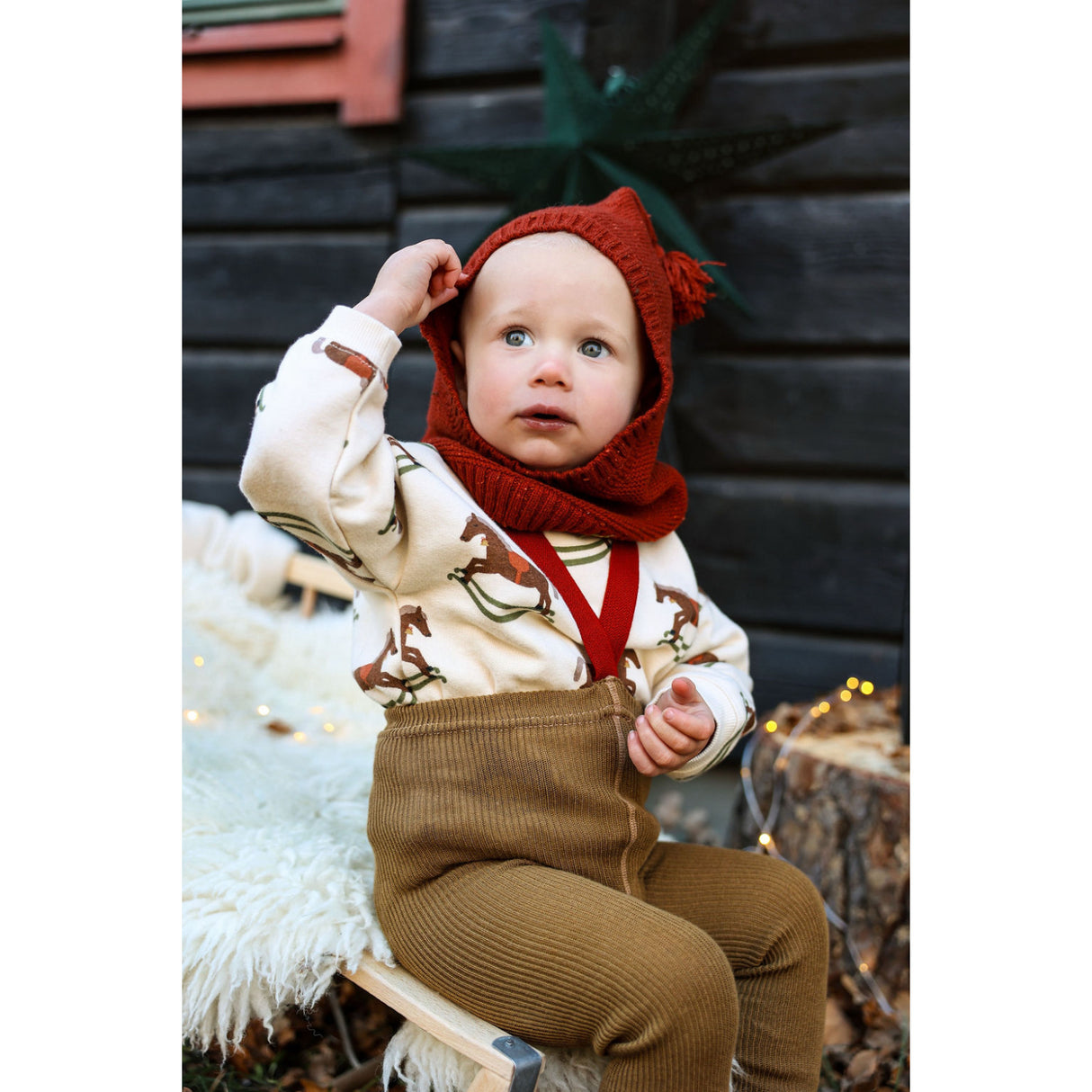 Silly Silas Acorn Brown With Maple Leaf Footed Strumpbyxar Christmas Edition