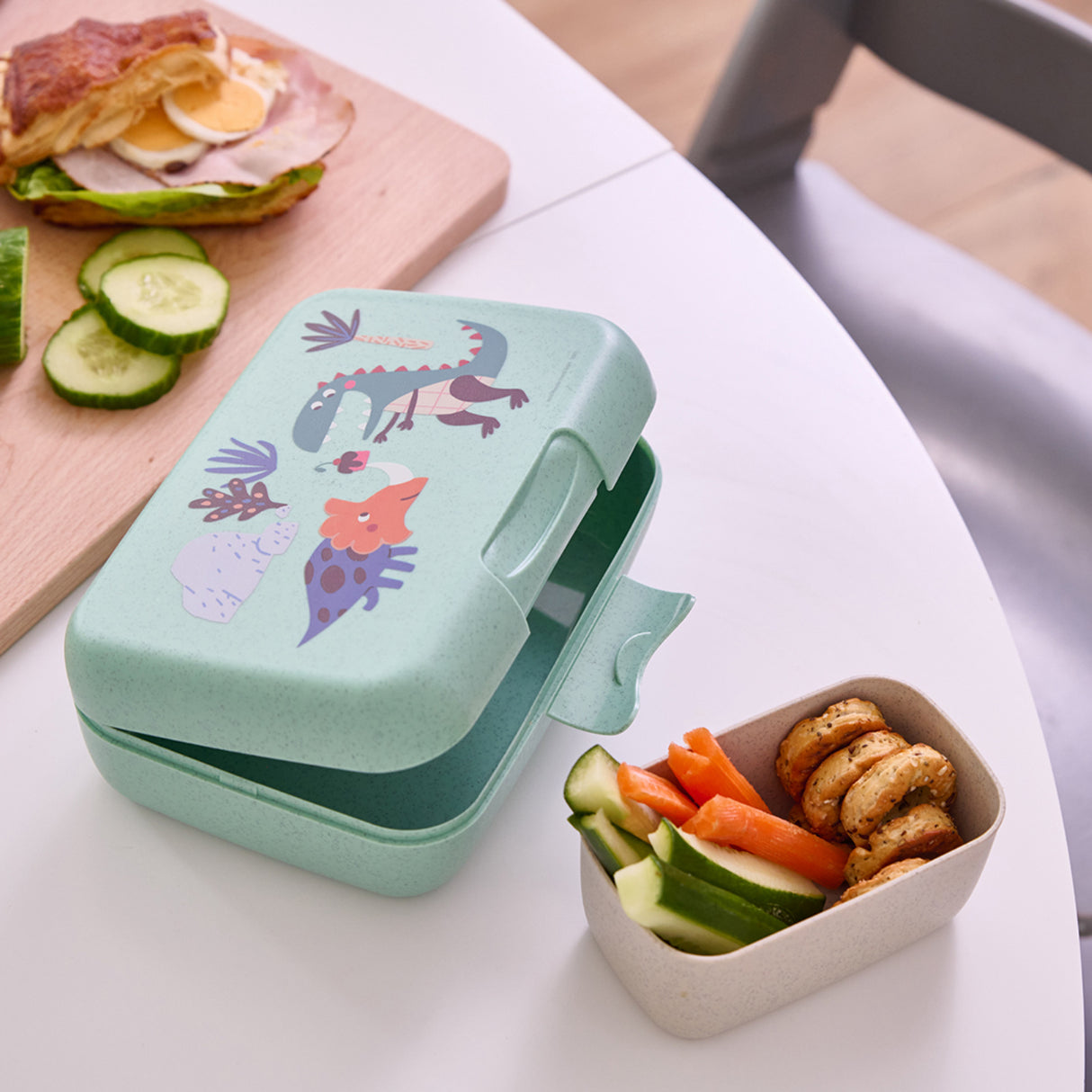 Koziol Organic Sage Green Lunch Box Med Separation Skål Candy L Rex