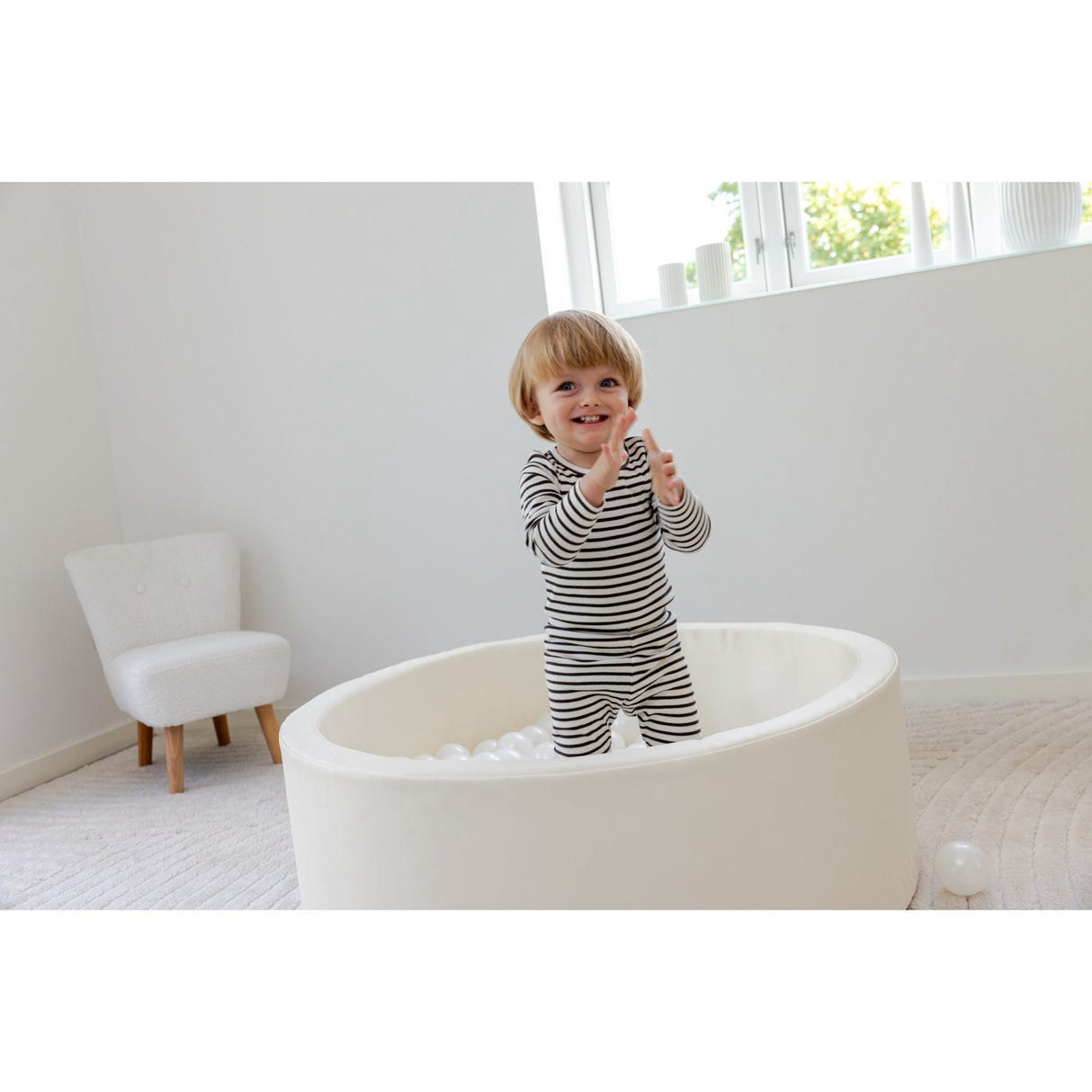 Tumble Time Vaniljbollpool i Vegan PU ø90cm 150 st. Bollar