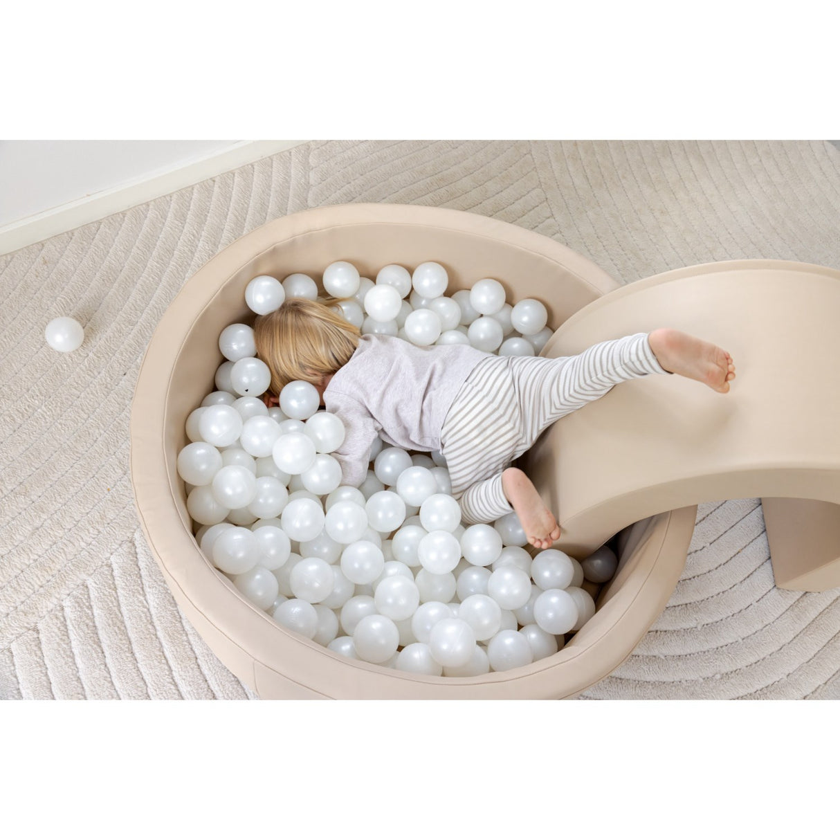 Tumble Time Taupe Ball Pool i Vegan PU ø90cm 150 st. Bollar