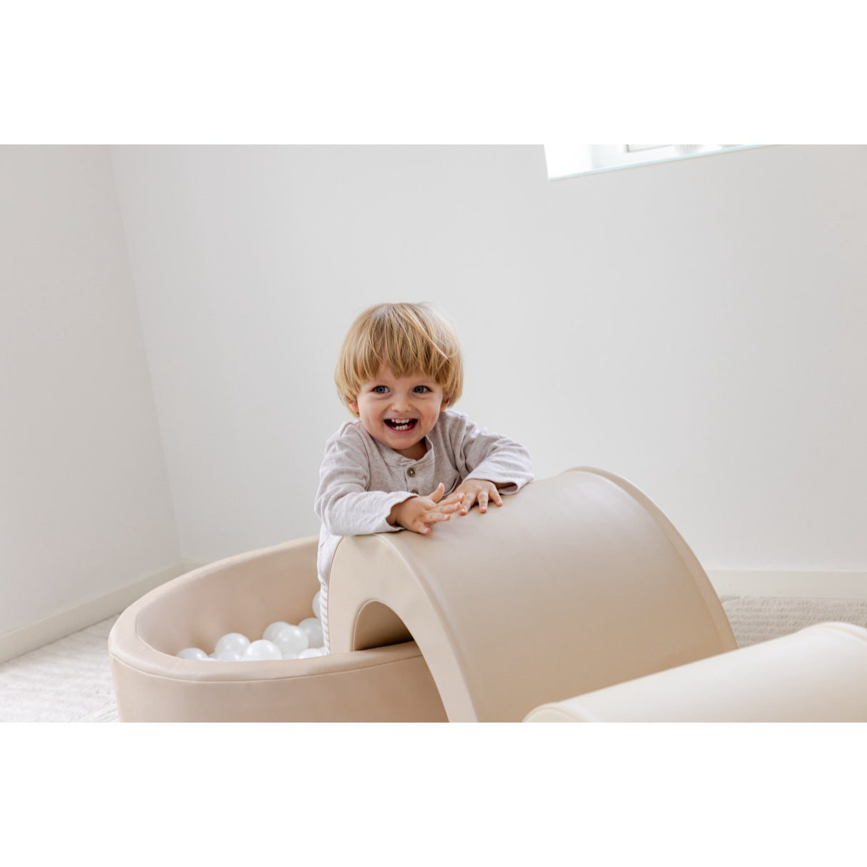 Tumble Time Taupe Ball Pool i Vegan PU ø90cm 150 st. Bollar