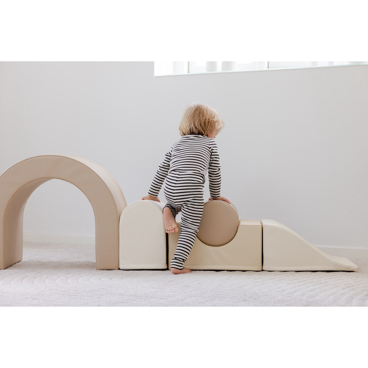 Tumble Time Rainbow 7-delat tumblingset i veganskt PU-läder