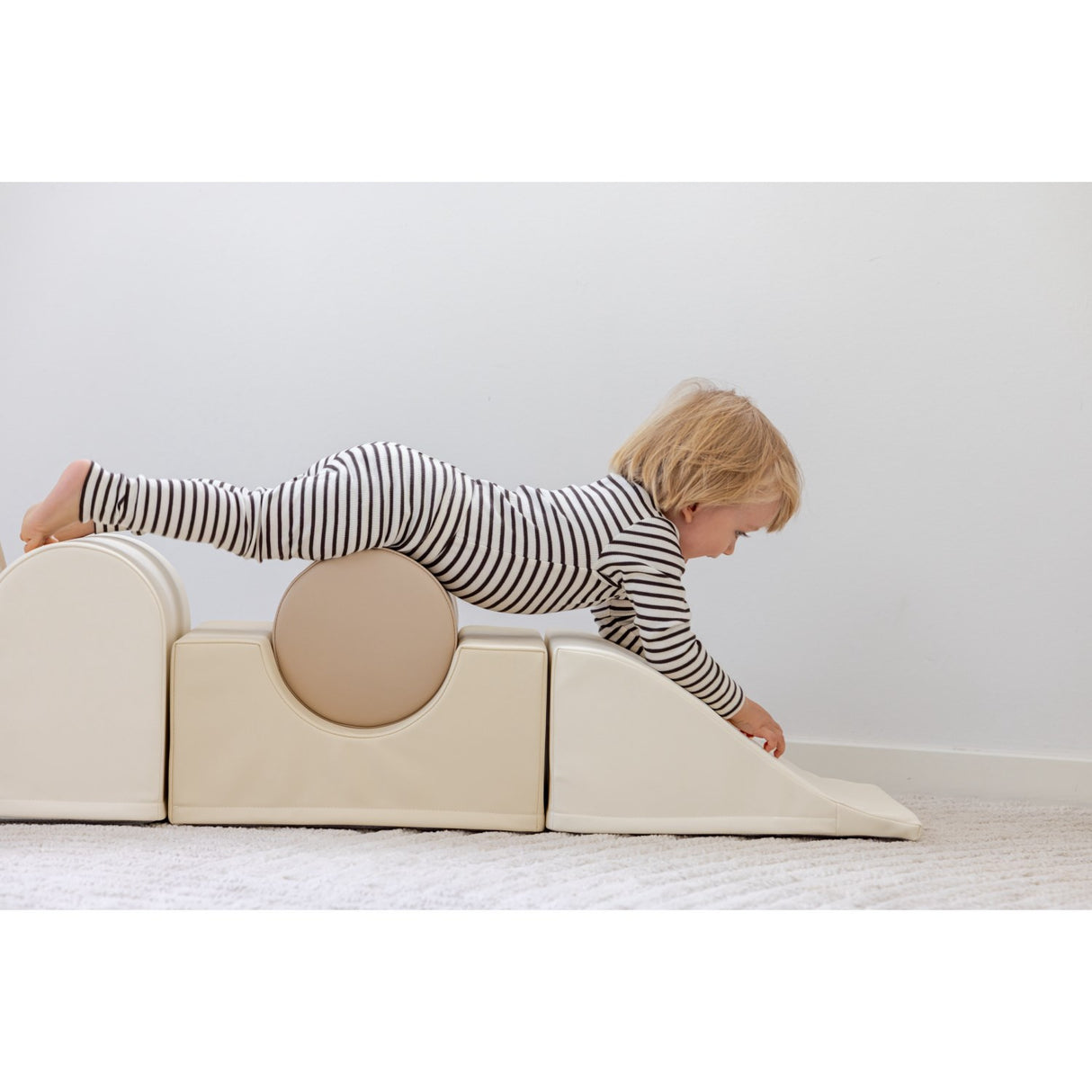 Tumble Time Rainbow 7-delat tumblingset i veganskt PU-läder