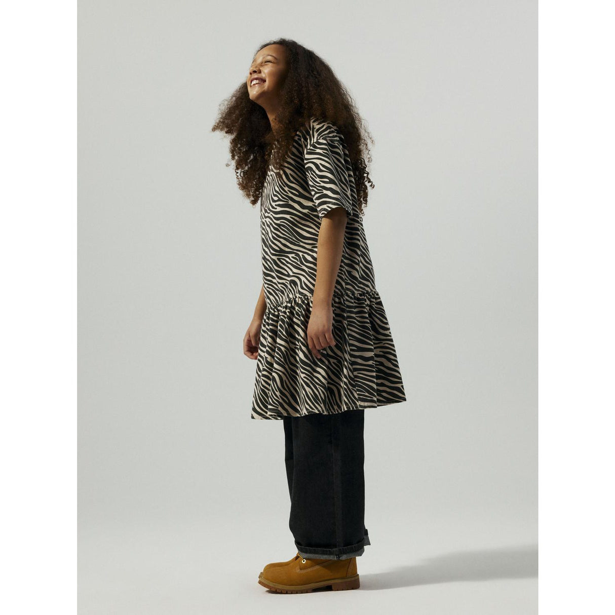 Name It Cement Black Zebra Nkfzebra Twill Ss Klänning 4003-Td D