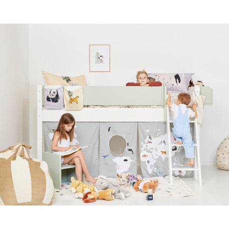 Manis-h Snow White Mari Halvhøj Säng Med Skråstige