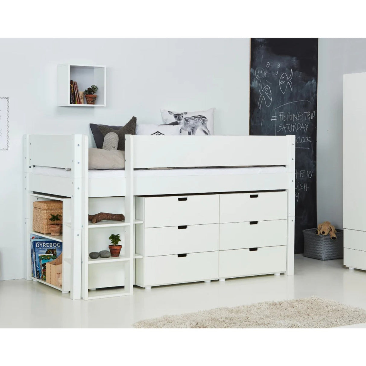 Manis-h Snow White Arn Halvhøj Säng Med Skråstige