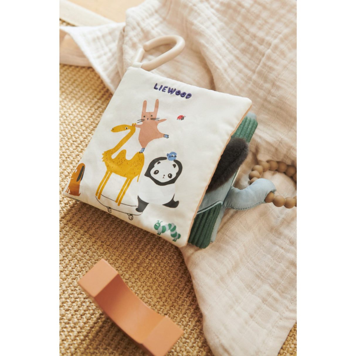 LIEWOOD Around The World / Sandy Fey Around The World Tyg Bok