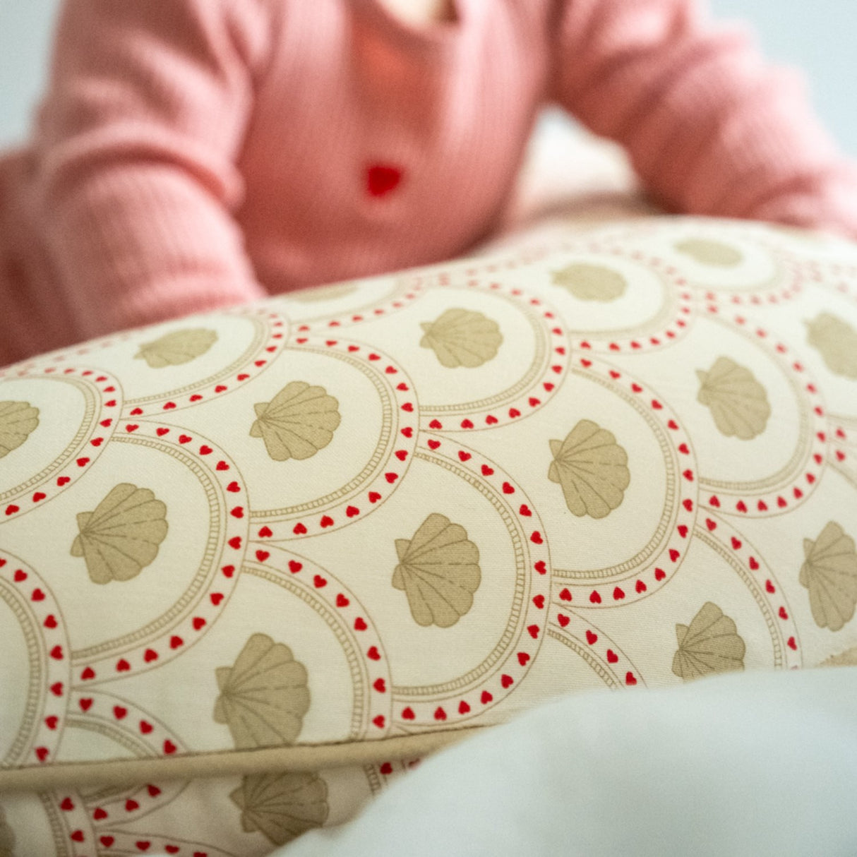 That's Mine Sateen - Block Shell Moon Nursing Kudde