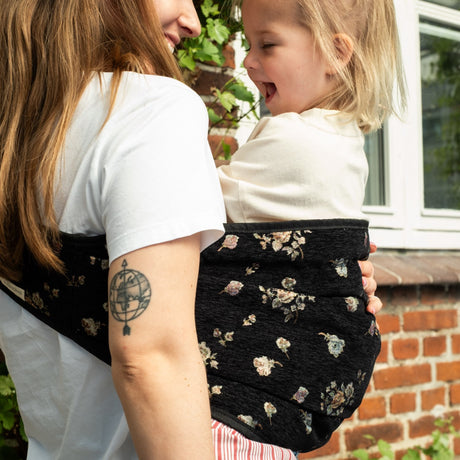 That's Mine Black Beauty Alvo Toddler Carrier