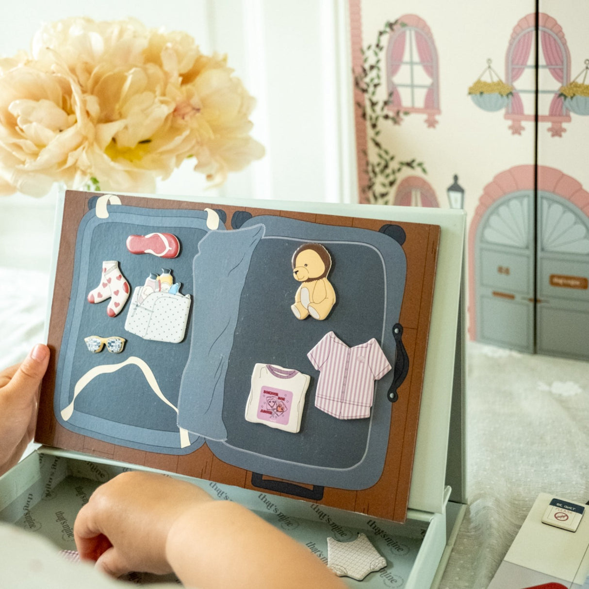 That's Mine Travel Lou Magnetic Box