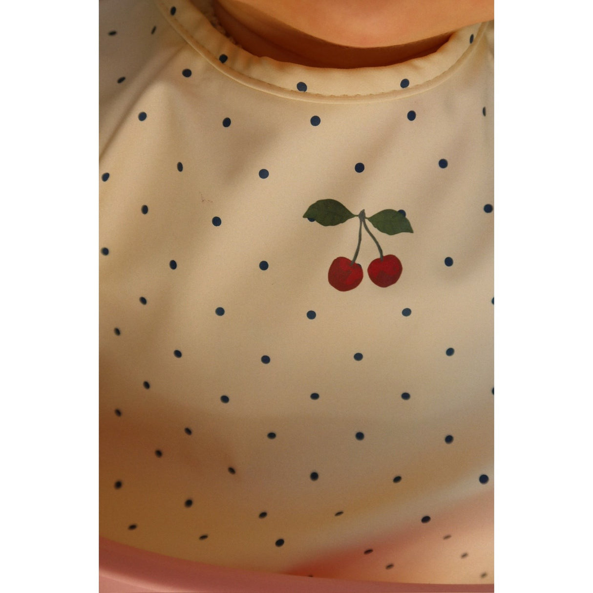 Konges Sløjd Navy Dot/Rain Washed 2 Pack Dinner Haklapp Med Ärmar