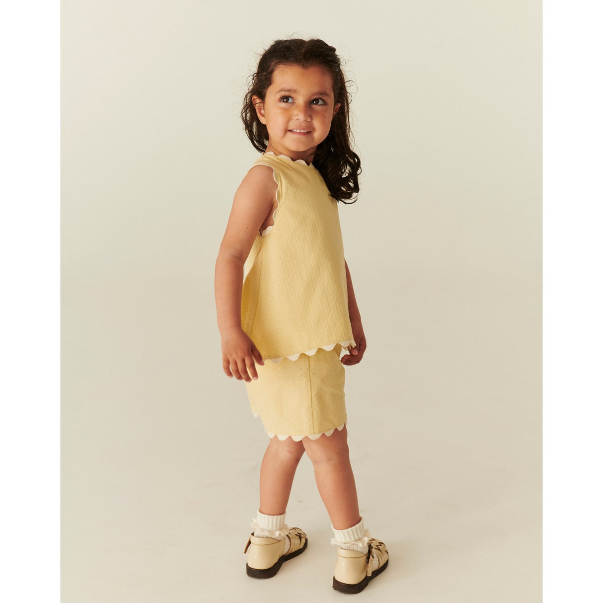 COPENHAGEN COLORS Pale Yellow Comb. Deco Topp & Shorts Sett