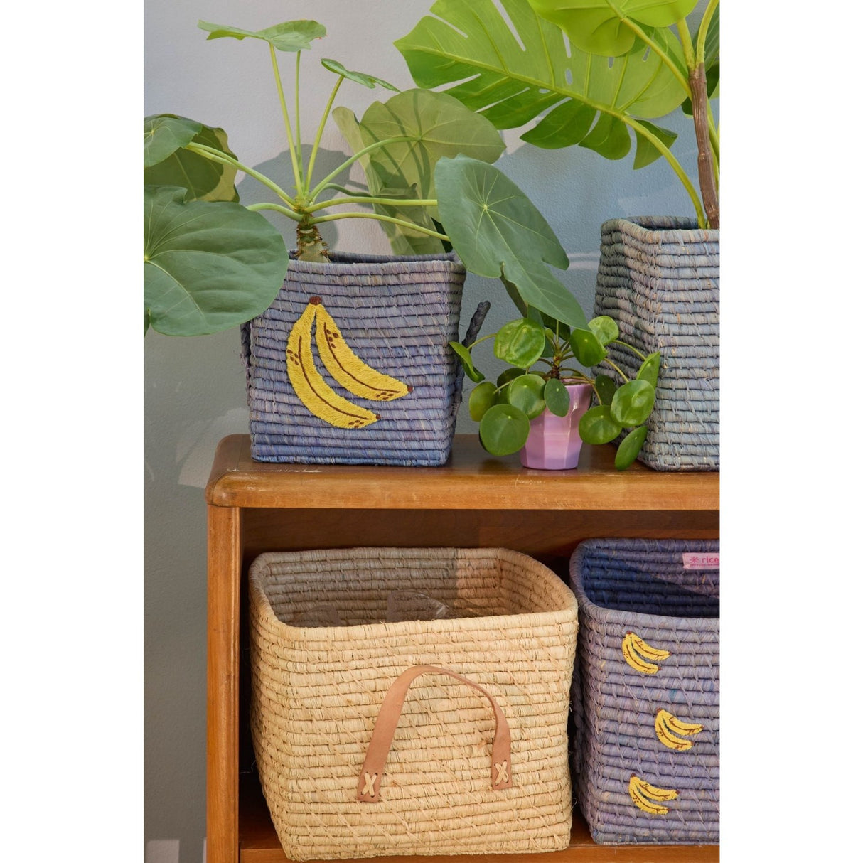 Rice Raffia Square Korg Med Big Banana Embroidery Och Raffia Handles - Small